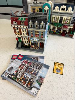 LEGO Creator Pet Shop 10218 modular building