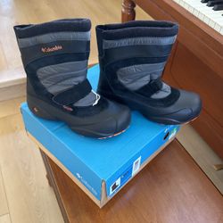Child’s Snow Boots