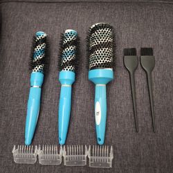 STYLING HAIR BRUSH