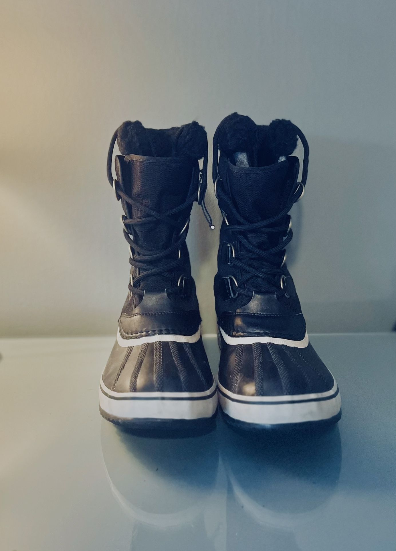 Sorel Caribou Boots - Size 8/9