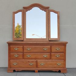 Dresser Bureau Mirror Chest of 8 Drawers 