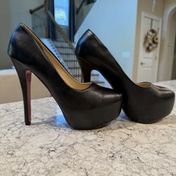 Black Pumps With Red Bottoms Sz 9 1/2 $45