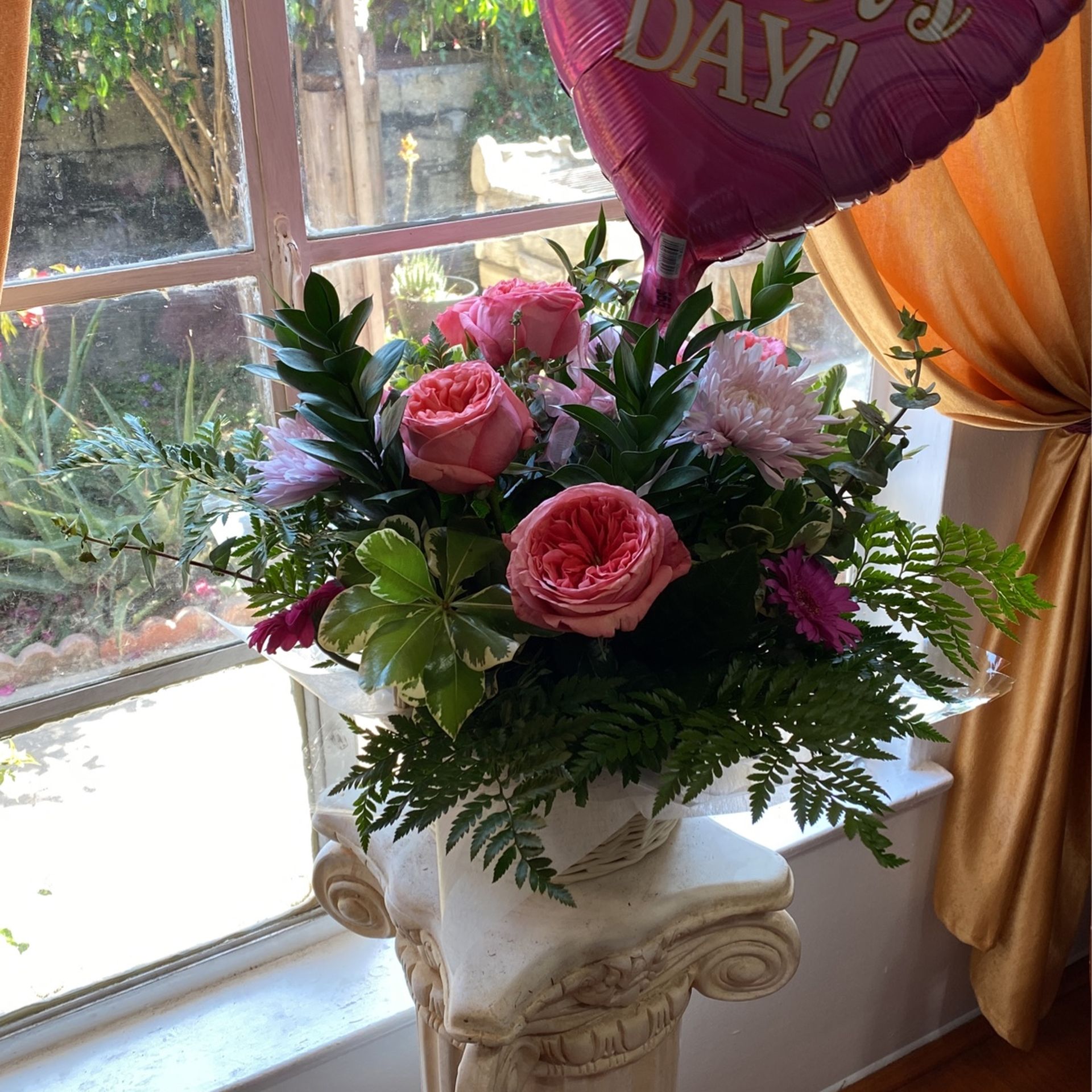 Ecuador Direct Roses | BOUQUET ADVENTURE Flowers Arrangement  Beautiful From Ecuator 