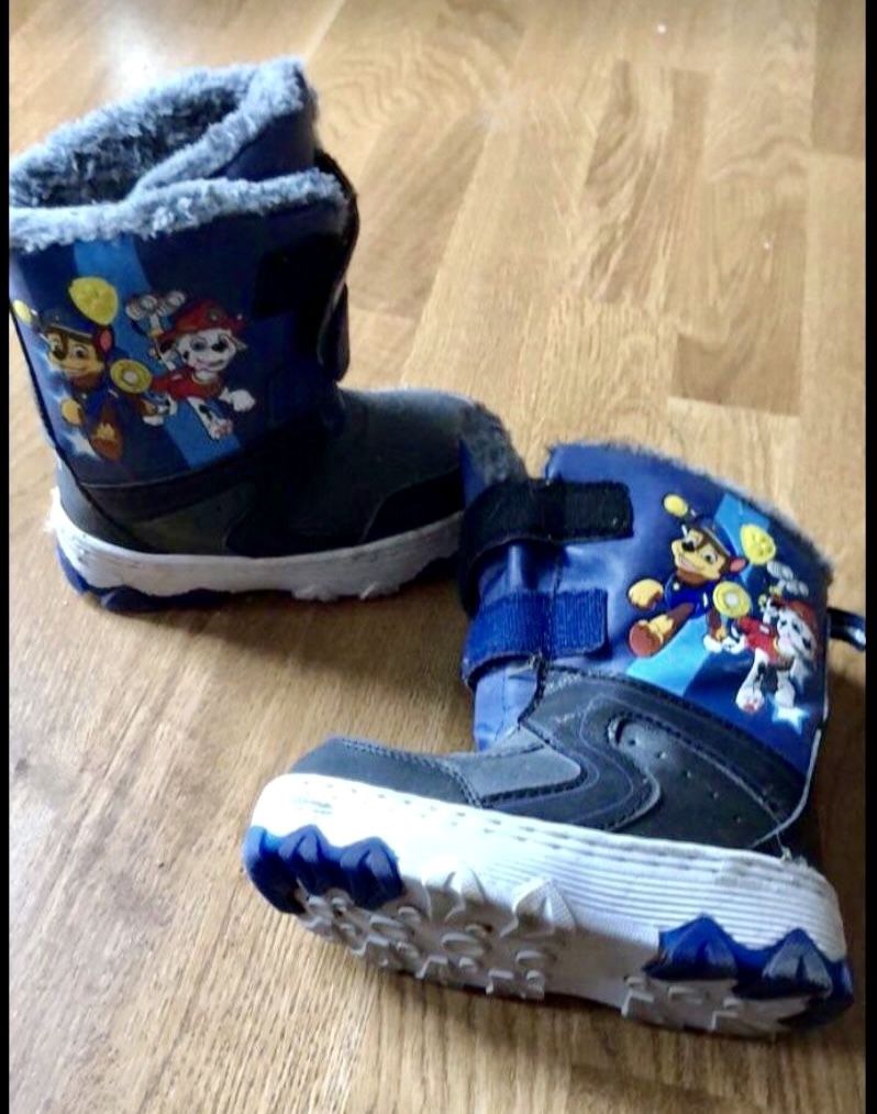 Paw Patrol Chase & Marshall, Light Up Kids Winter Snow Boots. Size 9/10 