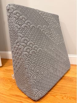 Linenspa Wedge Pillow for pregnant ladies