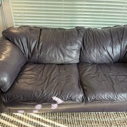 FREE!!! Come N Get It. LEATHER SOFA BARELY USED.