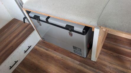 Portable 12 Volt Whynter 62 Quart Dual Zone Portable Fridge/ Freezer AC