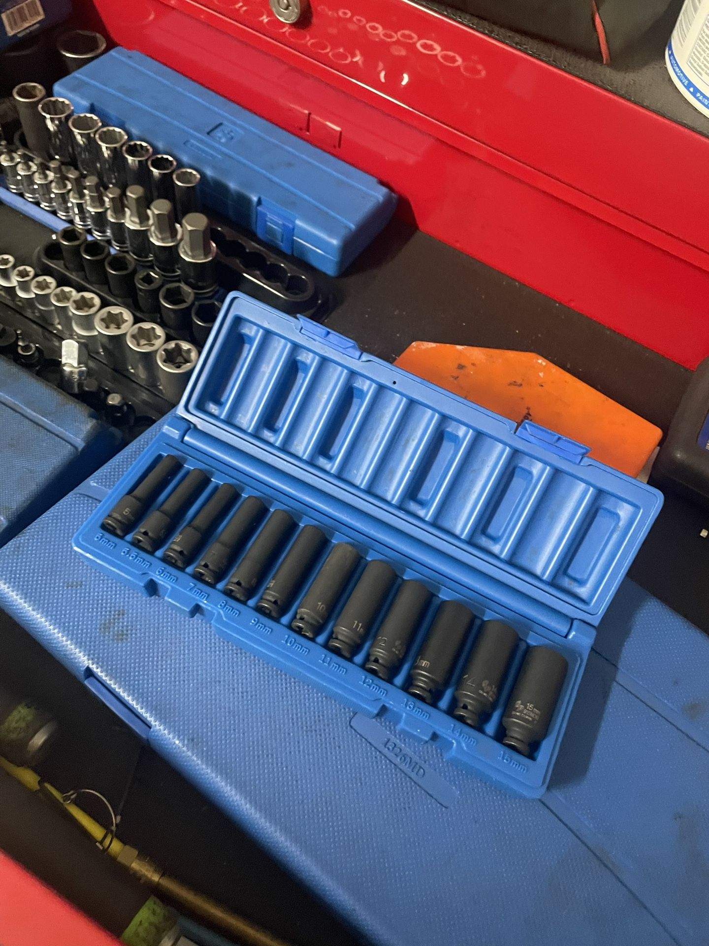 55” Snap-on Tool Box (with Tools) for Sale in Moreno Valley, CA
