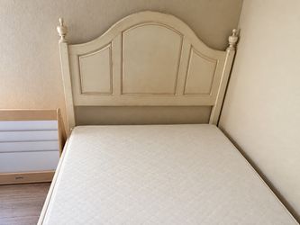 Queen bed set