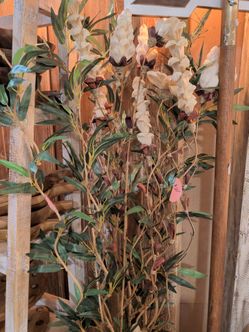 Decorative fake flowers