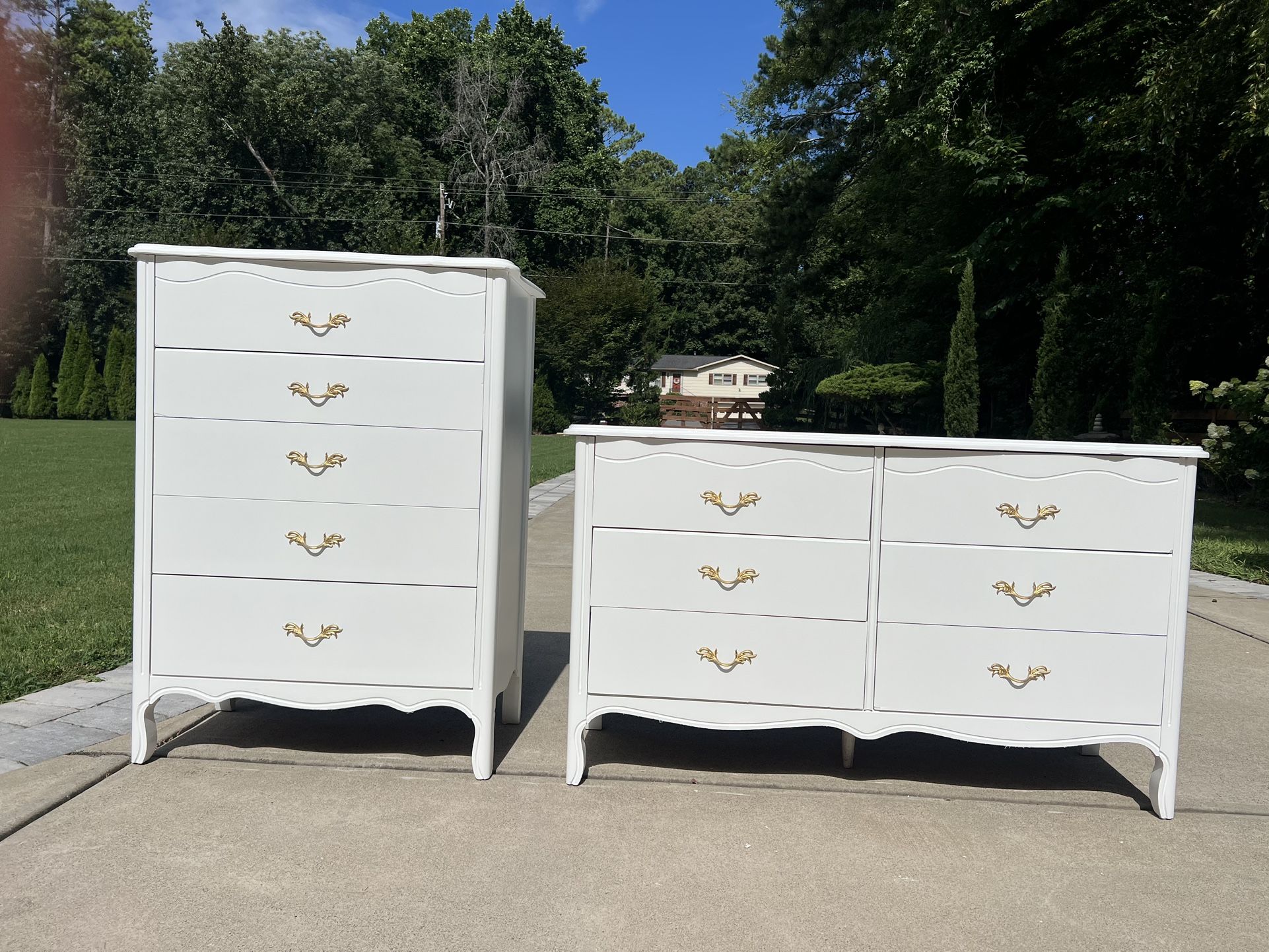 Vintage REFINISHED Dresser+chest+dovetails drawers lots of storage $599 CAN DELIVER!