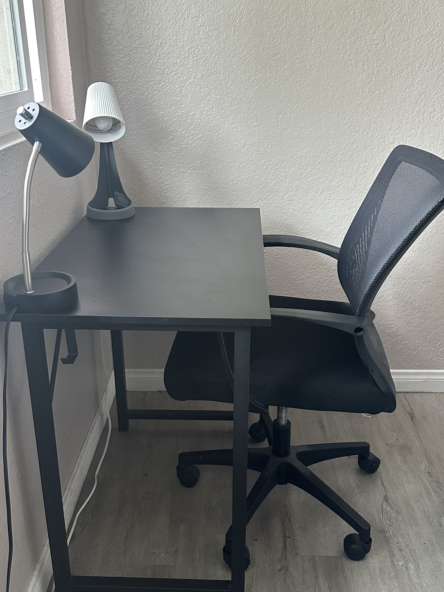Computer/Home Desk with Chair