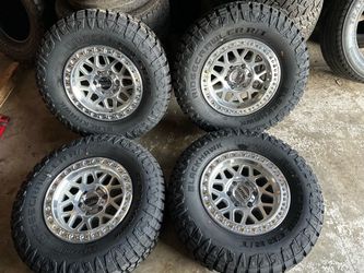 Brand new 17 inch Kmc 549 rims with brand new 35x12.50r17  Blackhawk R/T