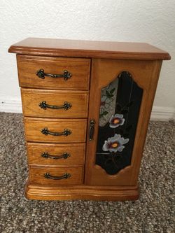 Beautiful wooden jewllery box