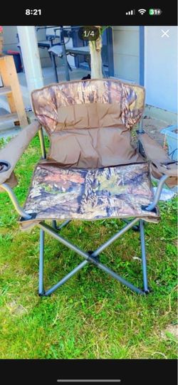 Uline Camo Folding Camp Chair.. pick up in Auburn