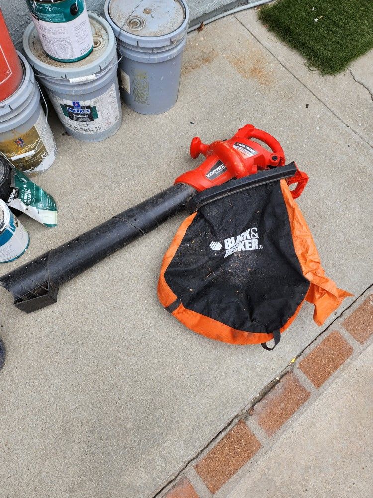 Black & Decker Leaf Vacuum