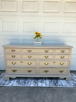 Basset Dresser