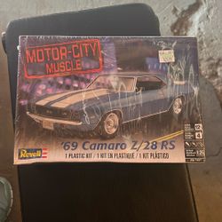 69 Camaro Muscle 1:25 Model Kit 