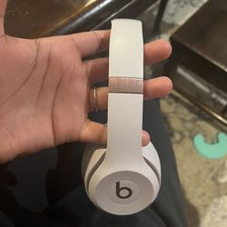 Beats Solo 4 Cloud Pink 