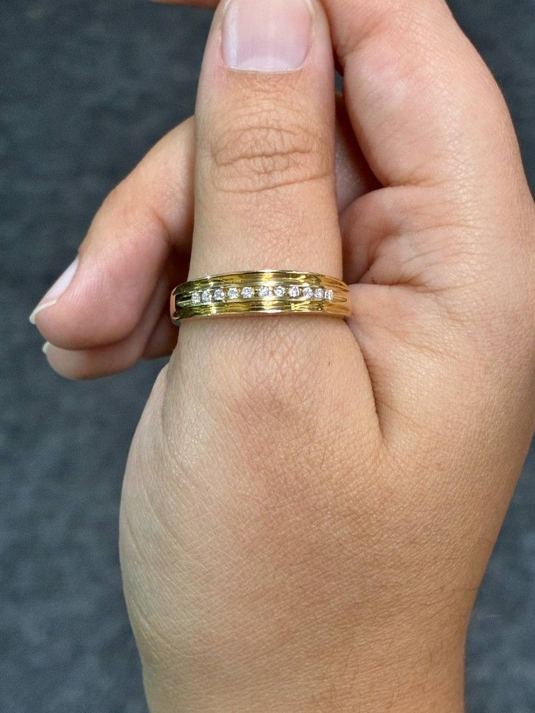 14K Gold Diamond Wedding Band