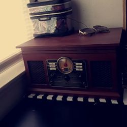 Expresso Vintage looking  Radio  