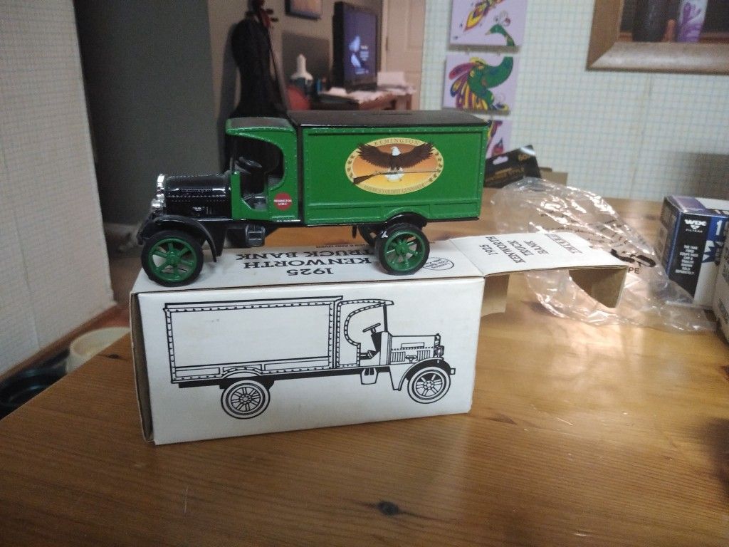 ERTL diecast metal vintage collectible truck bank