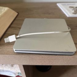 MAC EXTERNAL DVD / CD DRIVE