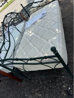 2 Day beds