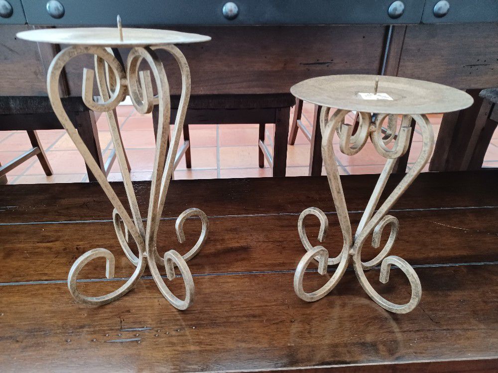Metal Candle Holders.  Gold
