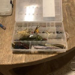 Bass Pro Bait Organizer + Baits (20 OBO)