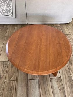 Round Wood Coffee table