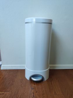 Munchkin Diaper Pail