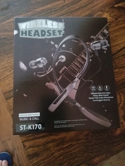 Wireless head set with magnetic buds