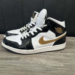 Men’s Air Jordan 1 Mid – Size 11 Black white gold