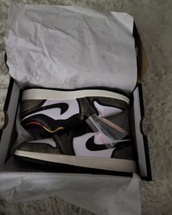 Jordan 1 low Fade to Yellow