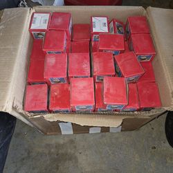 Box of Sabra Porcelain Roses (NIB)