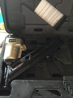 Large pneumatic nailer