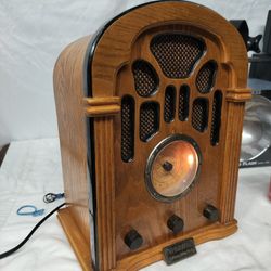 Radio & Cassette Combo..1940's Reproduction By Thomas Collectors Edition..
