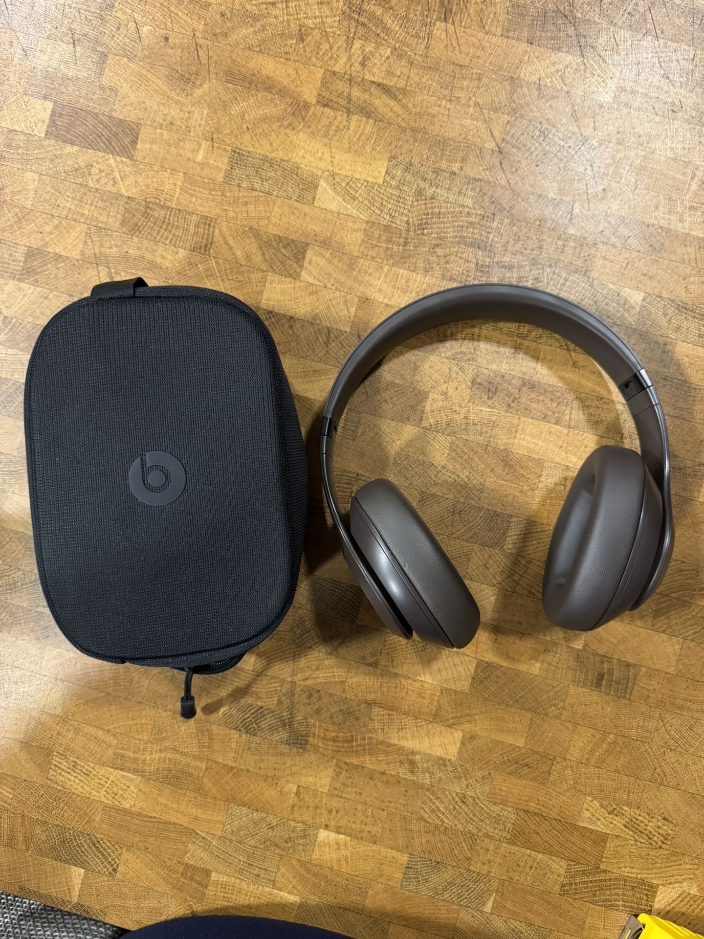 Beats Studio Pro