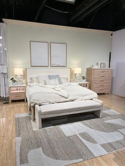 upholstered Queen bedroom set w/clean lined and textured fabric