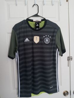 SALE $25 MEDIUM 2014 Germany FIFA WORLD Champions Patch Jersey