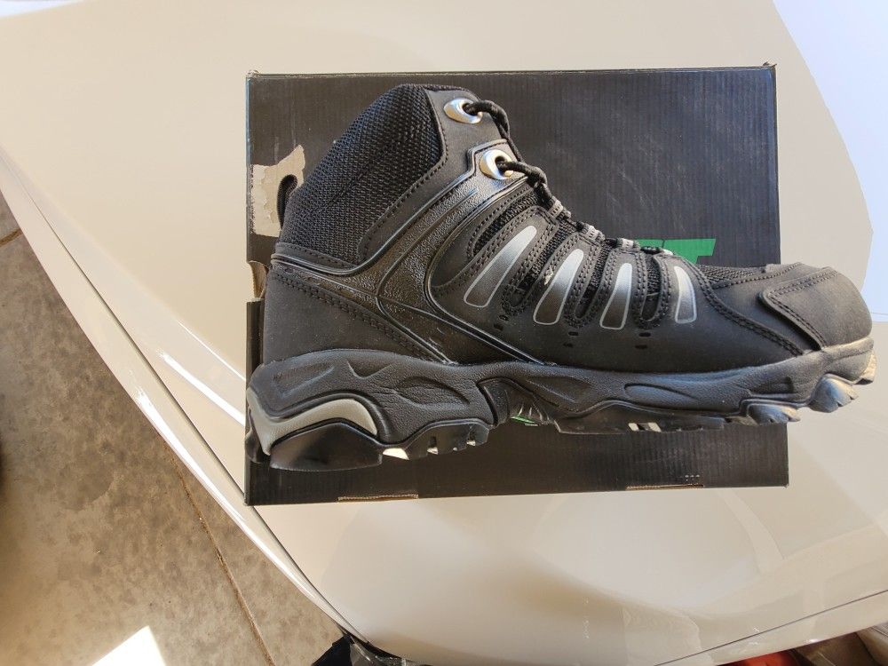 tenis de seguridad con punta de acero nuevos y en su caja hytest. New steel toe safety shoes in their hytest box