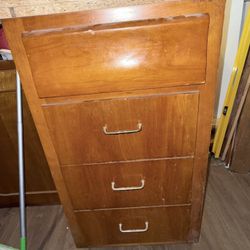 2 Lowers 7 Upper Real Wood Kitchen Cabinets 