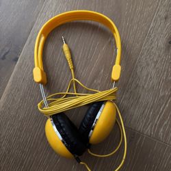 Vintage Benetton Yellow Headphones – Retro Wired Over-Ear Design