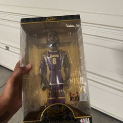 FUNKO GOLD LEBRON JAMES PREMIUM VINYL FIGURE 12" RARE “CHASE” PURPLE JERSEY 2021