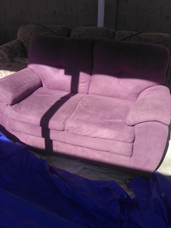 Free Couch ,also Free Love Seat