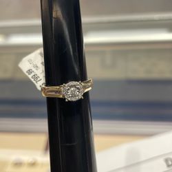 14 K Two Tome Ring 