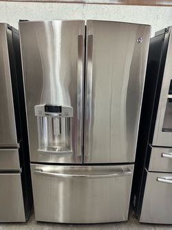 Extra large, GE French door with 2 icemakers can deliver
