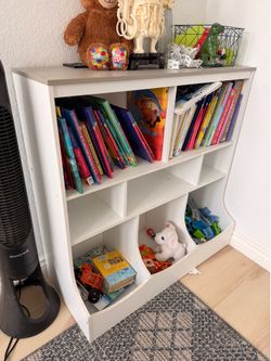 Kids toy/book storage shelf