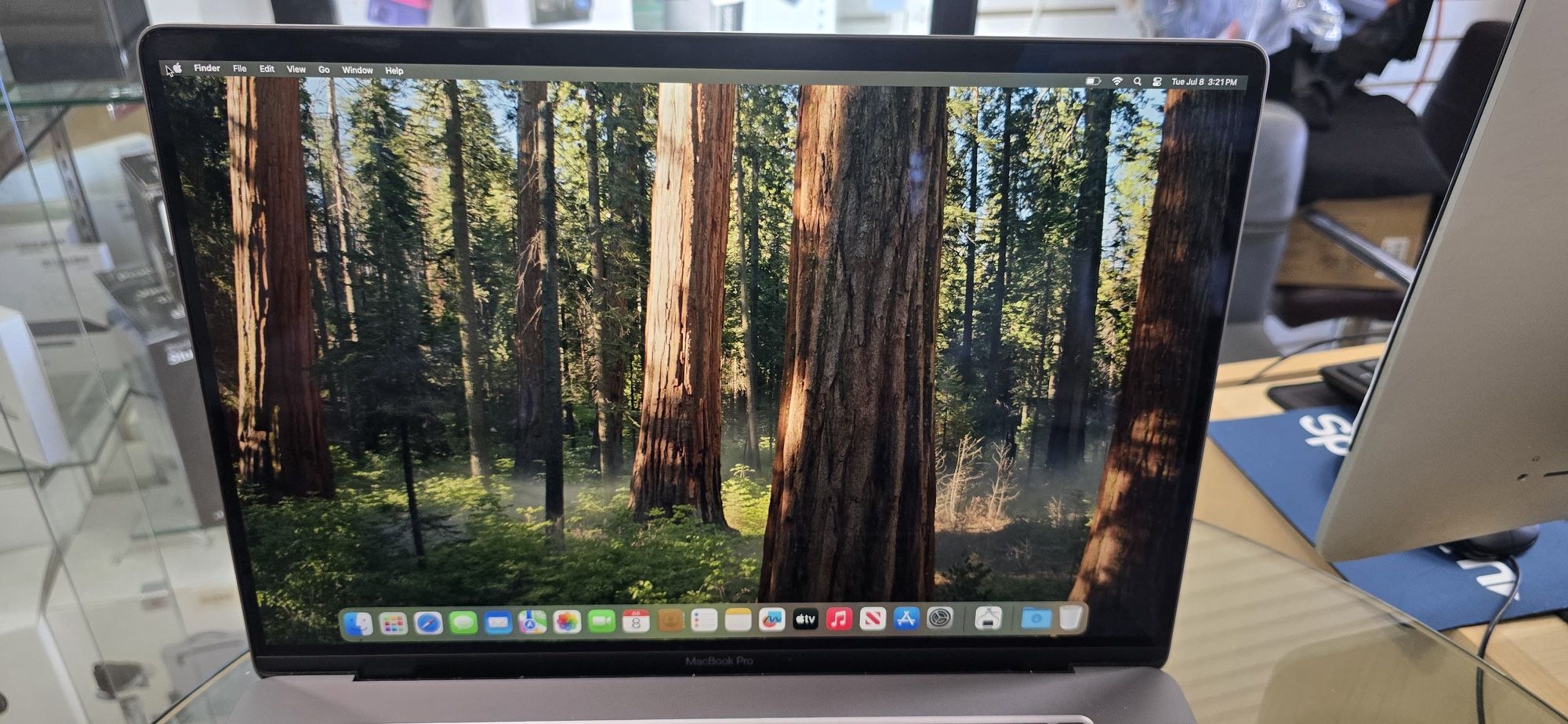 Apple MacBook